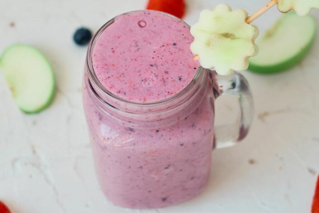 Apple, Banana and Strawberry Smoothie Recipe