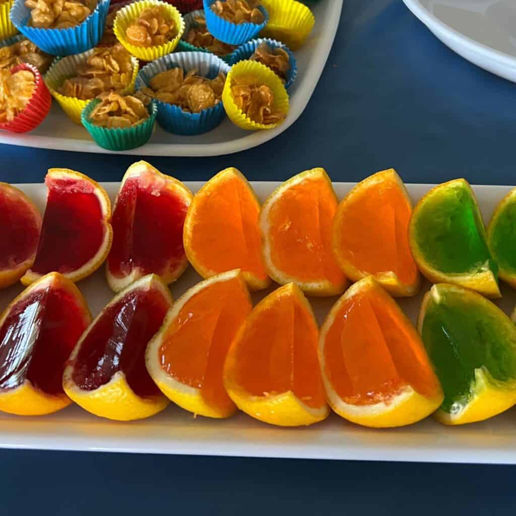 set the jelly oranges in the fridge