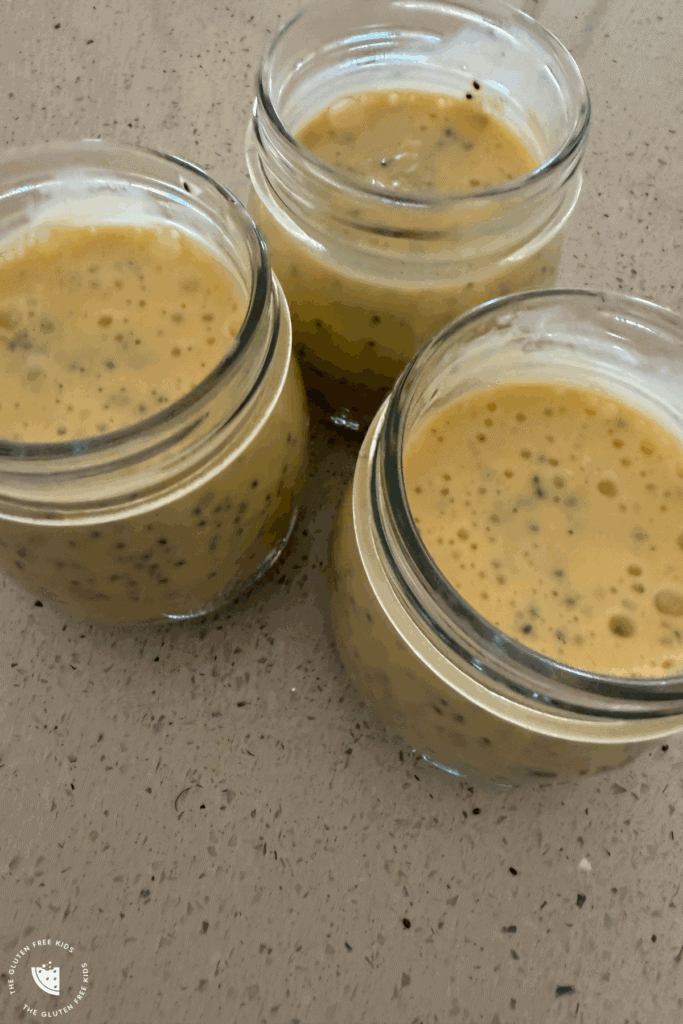 Mix mango smoothie with chia seed puddings until well combined