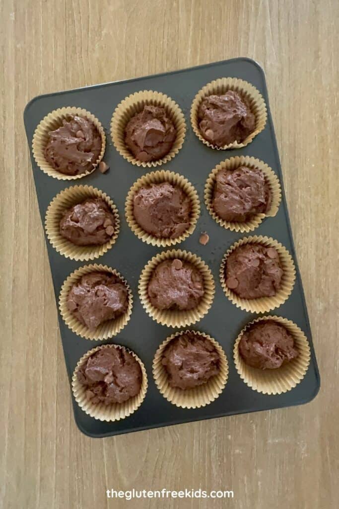 fill muffin liners